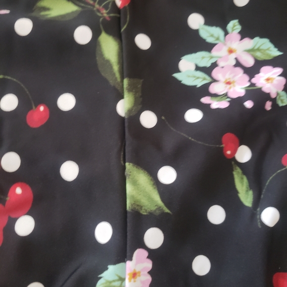 BETSEY JOHNSON Cherry Bikini - Picture 2 of 7